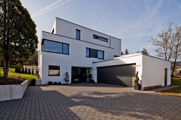 Brgel Eickholt Architekten GmbH Herr Dipl.-Ing. Torsten Eickholt Ê Hauffstra§e 28 73614 Schorndorf Wohnhaus, Schorndorf Waldhausen Copyright Fotograf: Krishna Lahoti Verffentlichung Honorarfrei fuer direkte Presse Veroeffentlichungen im Zusammenhang mit der Berichterstattung ber Brgel Eickholt Architekten GmbH Veroeffentlichungen Dritter sind Genehmigungs- und Honorarpflichtig. Alle anderen Verwendungen nur nach Absprache mit dem Fotografen und Herr Dipl.-Ing. Torsten Eickholt Eine Verwendung im Zusammenhang mit Bilddatenbanken ist nicht zulssig. Zwingend gilt die rechtliche Regel der Nennung: Copyright Fotograf: Krishna Lahoti Esslingen +491773192879, foto@lahoti.de www.lahoti.de