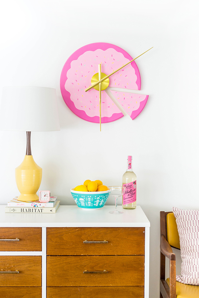 DIY Sliced Cake Wall Clock | dreamgreendiy.com