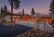 Bridge House by Zak Architecture Straddles a Internet site on the Edge of a Valley