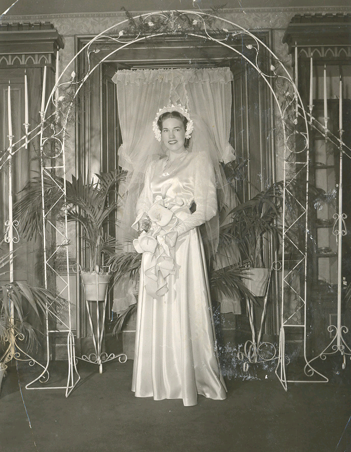 Vintage Bride :: 1940’s Bride with Calla Lilies