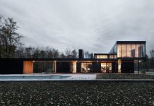 Les architectes FABG Layout a Bi-Generational Family members Cottage in Sutton, Canada Rosenberry-Residence