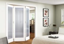 25 Folding doors as a room-saving area divider