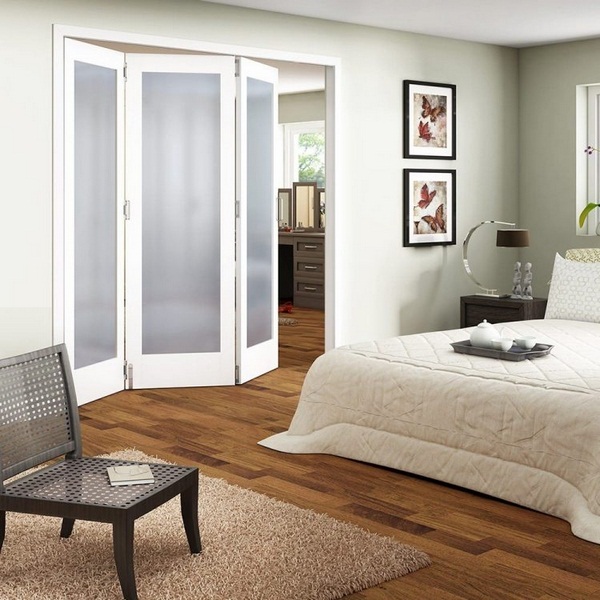 25 Folding doors as a room-saving area divider