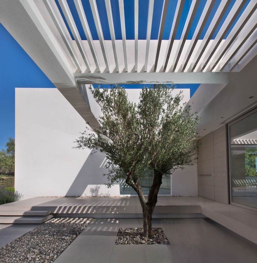 House in Zakynthos by Katerina Valsamaki Architects (5)