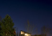 Panoramic Windows in the den – an asymmetrical Property