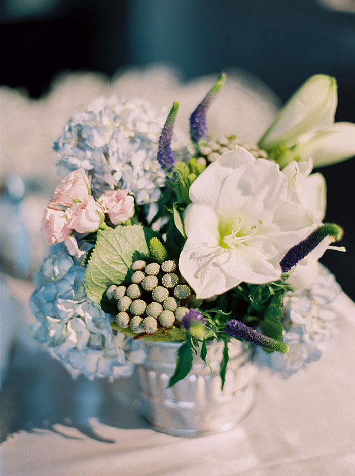 sweet-serenity-blue-floral-inspiration-shoot36