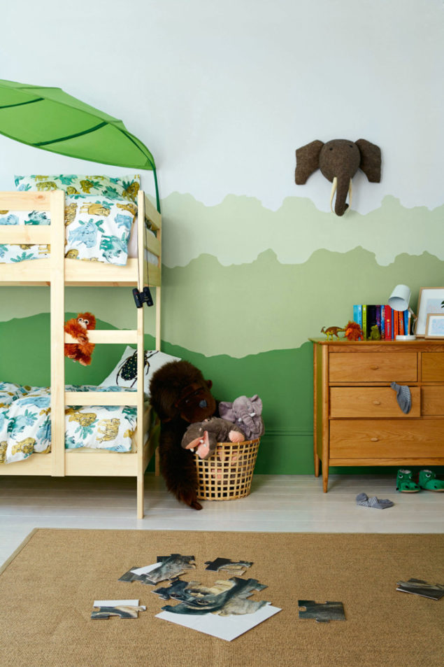 Paint manufacturer Dulux recently launched a kids' bedroom campaign to encourage parents to involve their children in the creative process when decorating their bedrooms. The result of the campaign was six creative designs for a child's bedroom that not only look fantastic but that aren't really even that difficult to create. 