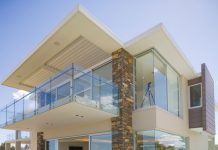 17 Spectacular Glass Balcony House Layout Suggestions