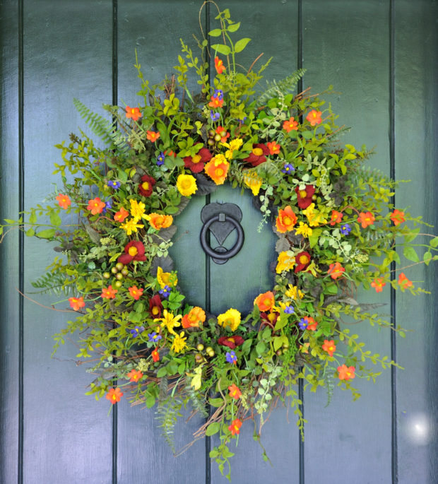 15 Colorful Handmade Summer Wreath Tips To Refresh Your Front Door