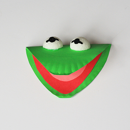 DIY Kermit the Frog from a paper plate