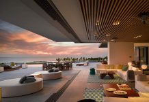 Dramatic Luxury Home Overlooking The Pacific