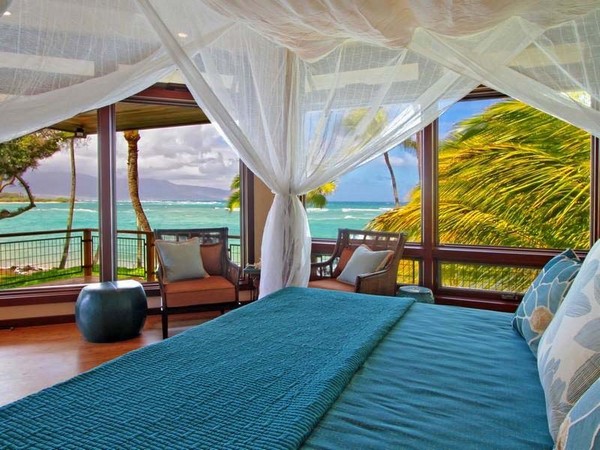 19-bedroom-interior-design-with-ocean-sea-view-panoramic-windows-canopy-bed