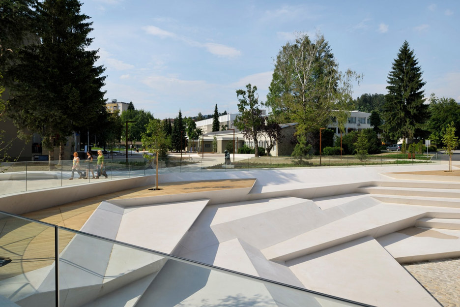 ENOTA sculpts pedestrian area for Slovenian garden city
