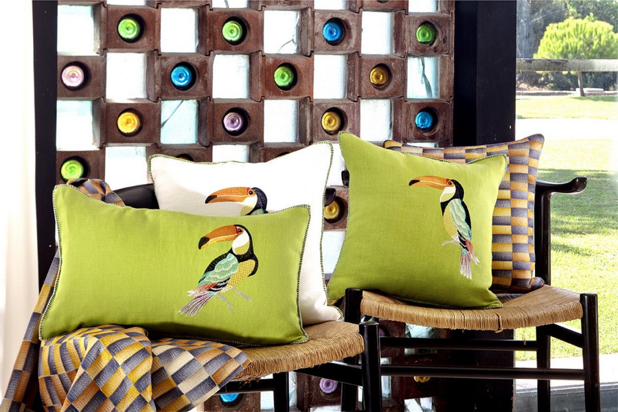 5-Yves-Delorme-Paris-France-new-collection-home-textile-summer-2017-zazy-tropical-bird-pattern-decorative-couch-throw-pillow-green-orange-blue-brights-colors