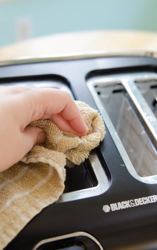 Clean Your Toaster – The Easy Way