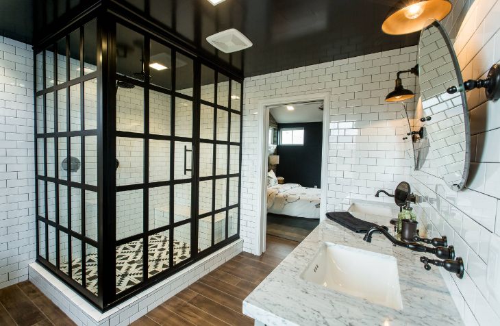 Contrast between black and white for bathroom