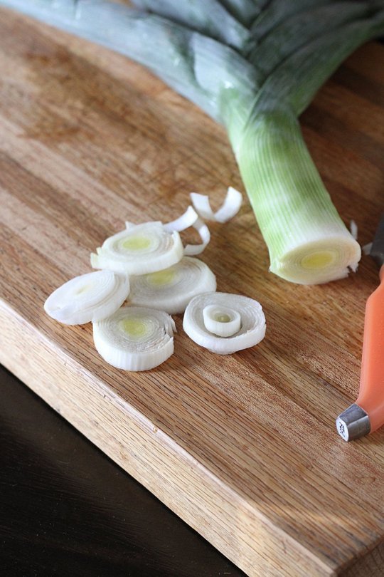 Deodorize Your Wooden Cutting Boards Naturally