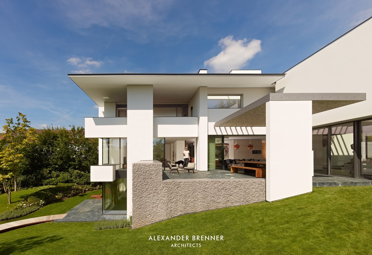 Modern villa by Alexander Brenner