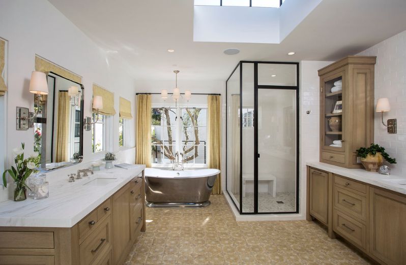 Small walk in shower for a master bathroom