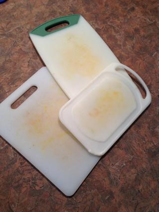 Use Bleach To Whiten Your Cutting Boards