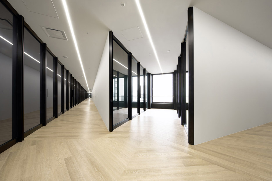 Mirrored office interiors by Nendo