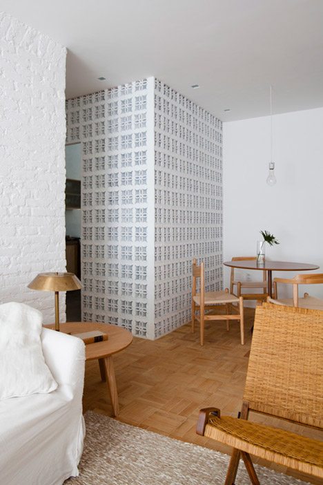Traditional Ceramic Blocks Feature In Alan Chu’s São Paulo Apartment Renovation
