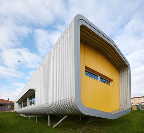 Tube-shaped School Canteen Built From Prefabricated Modules