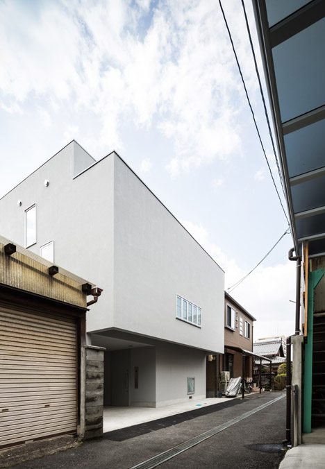Kouichi Kimura’s Cozy House Is A Family Home In A Busy Japanese Neighbourhood