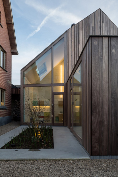 50 Shades Of Wood By Declerck-Daels Architecten Is A Timber Dentist Surgery In Bruges