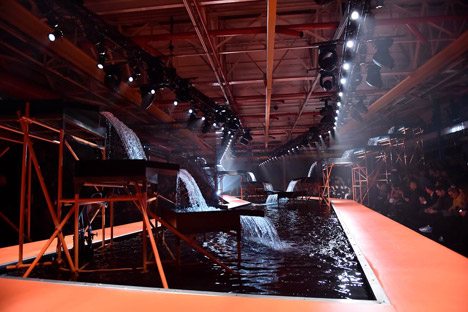 Waterfalls Flow Over Catwalk At Hunter Fashion Show
