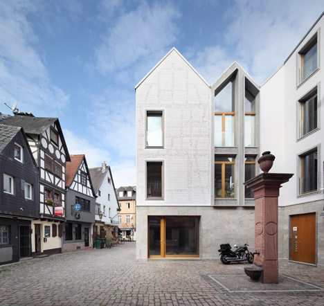 Franken Architekten Engraves Ghost Timbers Into Facade Of Frankfurt House