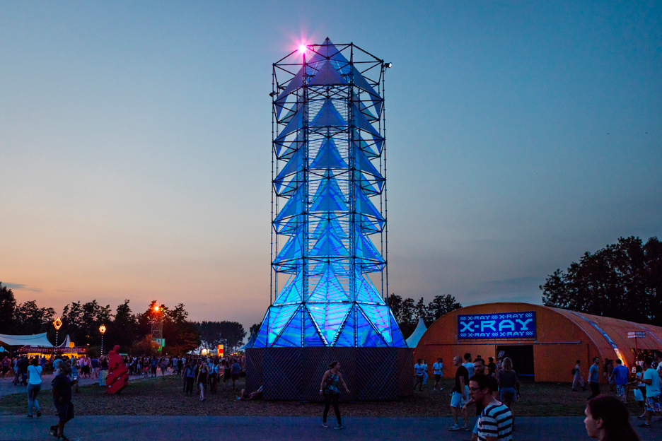 Dennis Parren Installs Illuminated Tower At Lowlands Music Festival