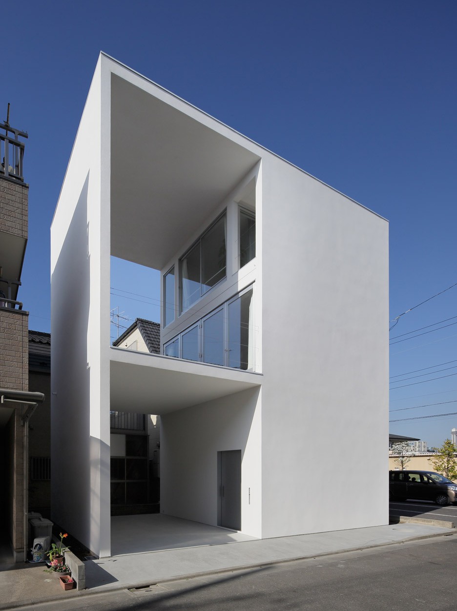 Little House Big Terrace By Takuro Yamamoto Architects Features An Elevated Yoga Terrace