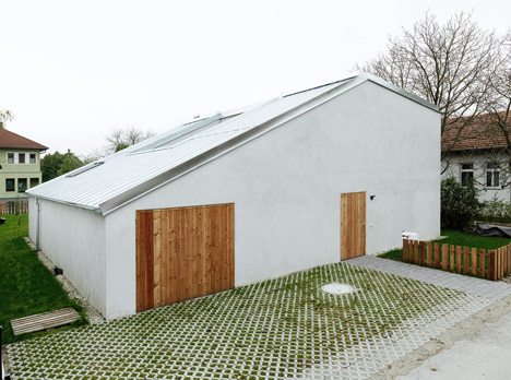 Triendl Und Fessler Architekten Plans Low-cost Family Home Around A Secret Courtyard