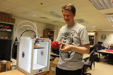 3D-printed Robotic Hand Wins 2015 UK James Dyson Award