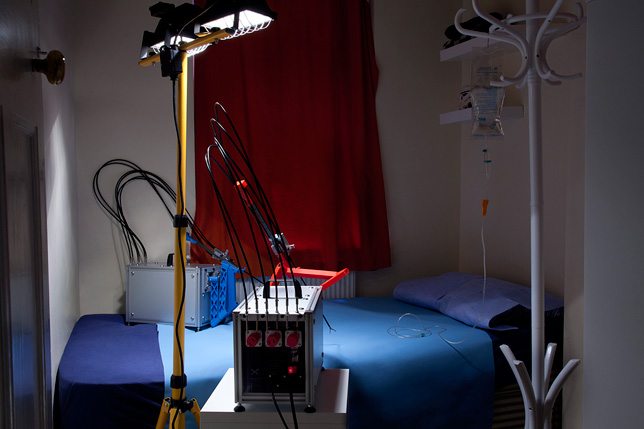 Designer Frank Kolkman Hacks 3D Printer Components To Build DIY Surgical Robot