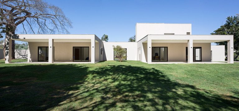 Bloco Arquitetos Bases Geometric Brazilian Home On A Classic Modernist Residence