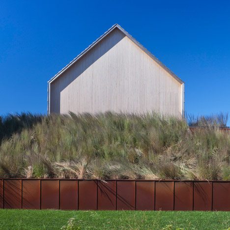 Shingle-clad House By Bates Masi Architects Mimics Long Island potato Barns