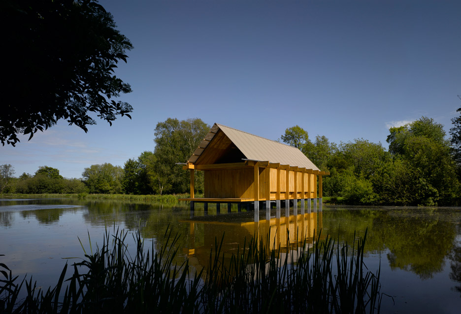 Niall McLaughlin’s Hampshire Fishing Hut Folds Open To Allow Views Right Through