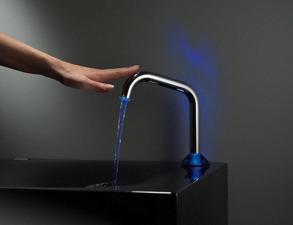 modern-bathroom-faucet-with-led-light